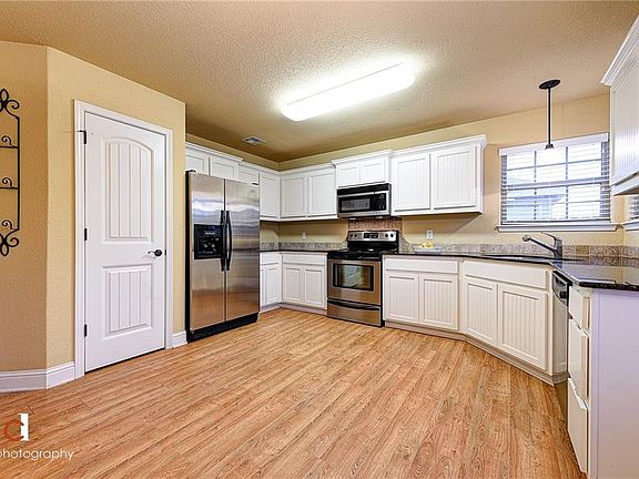 5th image of 429 E Meadow Wood Ln