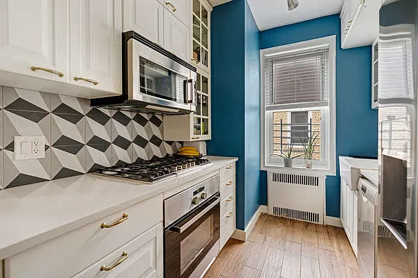 Sold by Compass | media 3