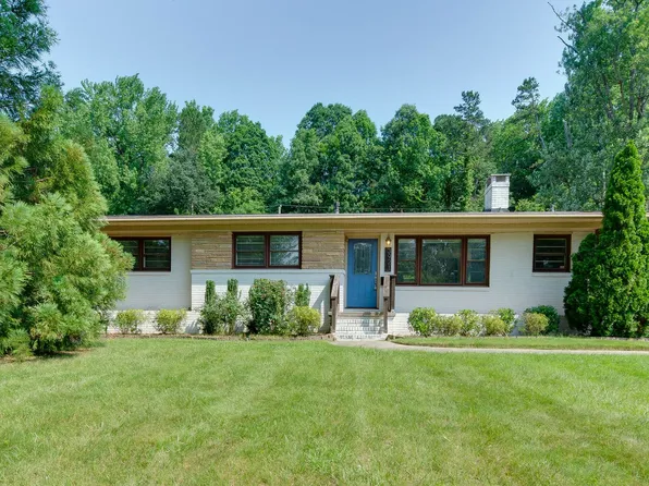 3921 Sheffield Dr, Charlotte, NC 28205