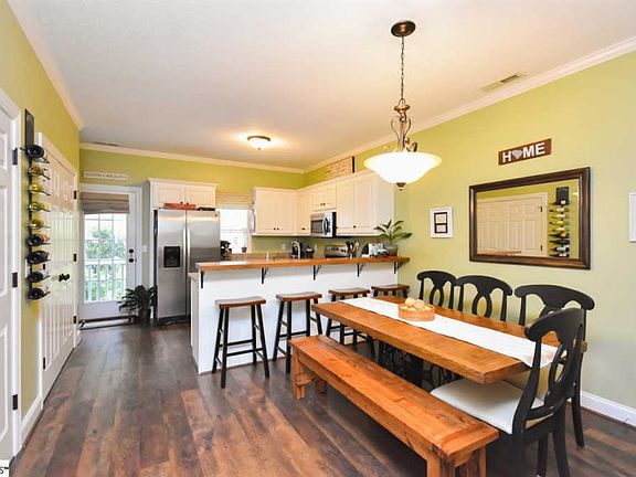 3rd image of 28 Rock Garden Ln