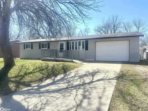 110 Westgate Dr, Forest City, IA 50436