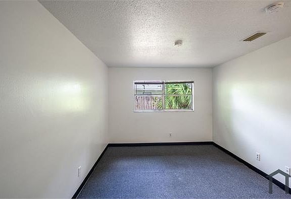 5th image of 3864 7th Ave N