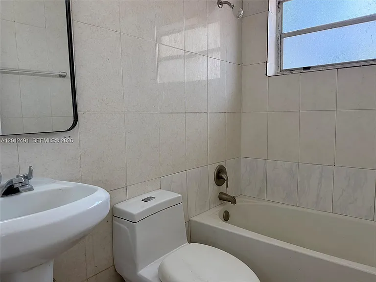 1820 NW 19th Ave #1822 — Photo 12