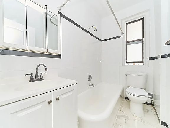5th image of 13 Cumming St APT 2C
