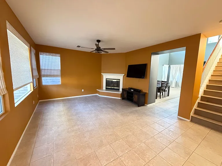 4912 Borders St — Photo 5