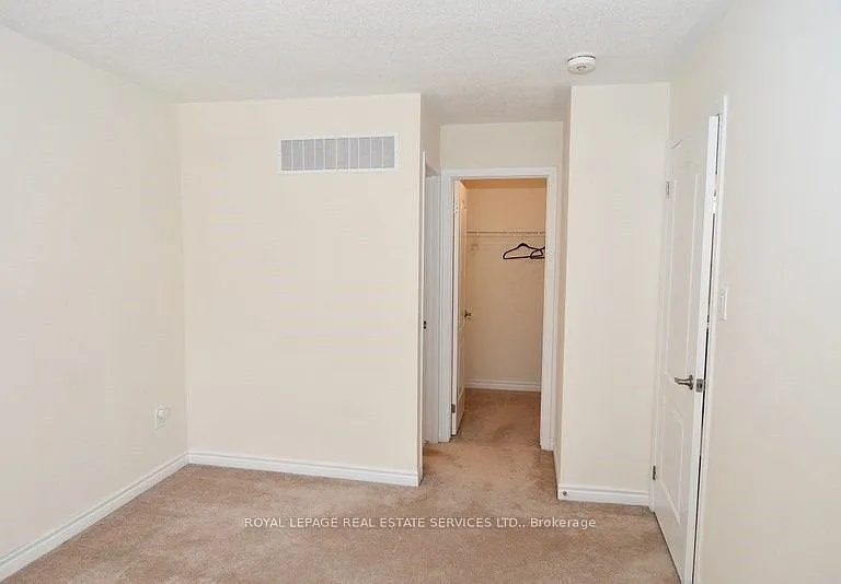 90 Howe Ave — Photo 12