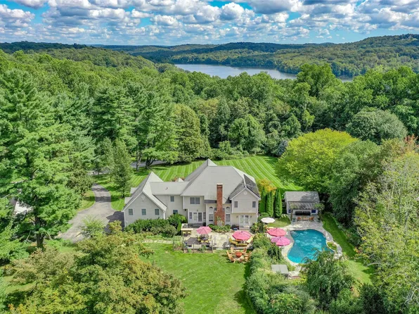 3 Twin Knolls Drive, Katonah, NY 10536