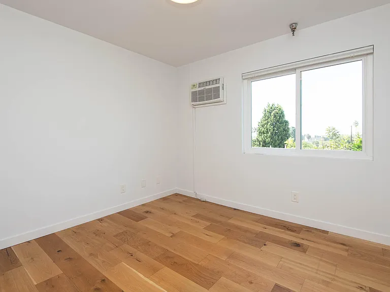 3933 Marathon St #104-B — Photo 10