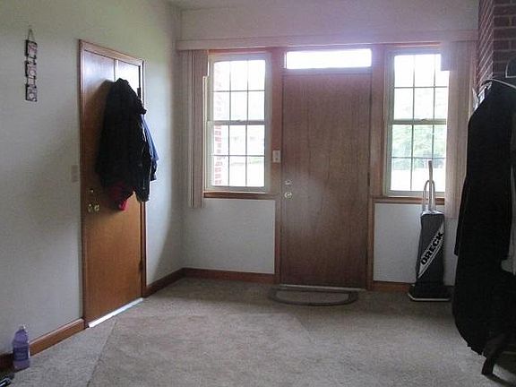 5th image of 426 Cameron Dr