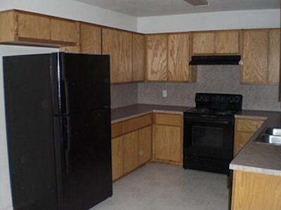 4th image of 2705 Lucille Dr #A