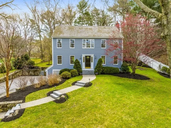46 Fairways Edge Dr, Marshfield, MA 02050
