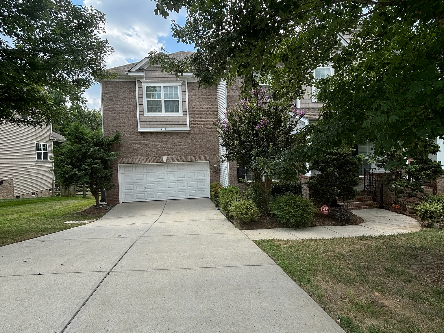 5 bed, 3800 sqft, $3,450 — Photo 3