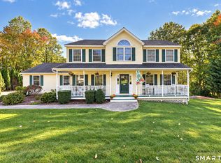 16 Sierra Ridge Rd, Naugatuck, CT 06770