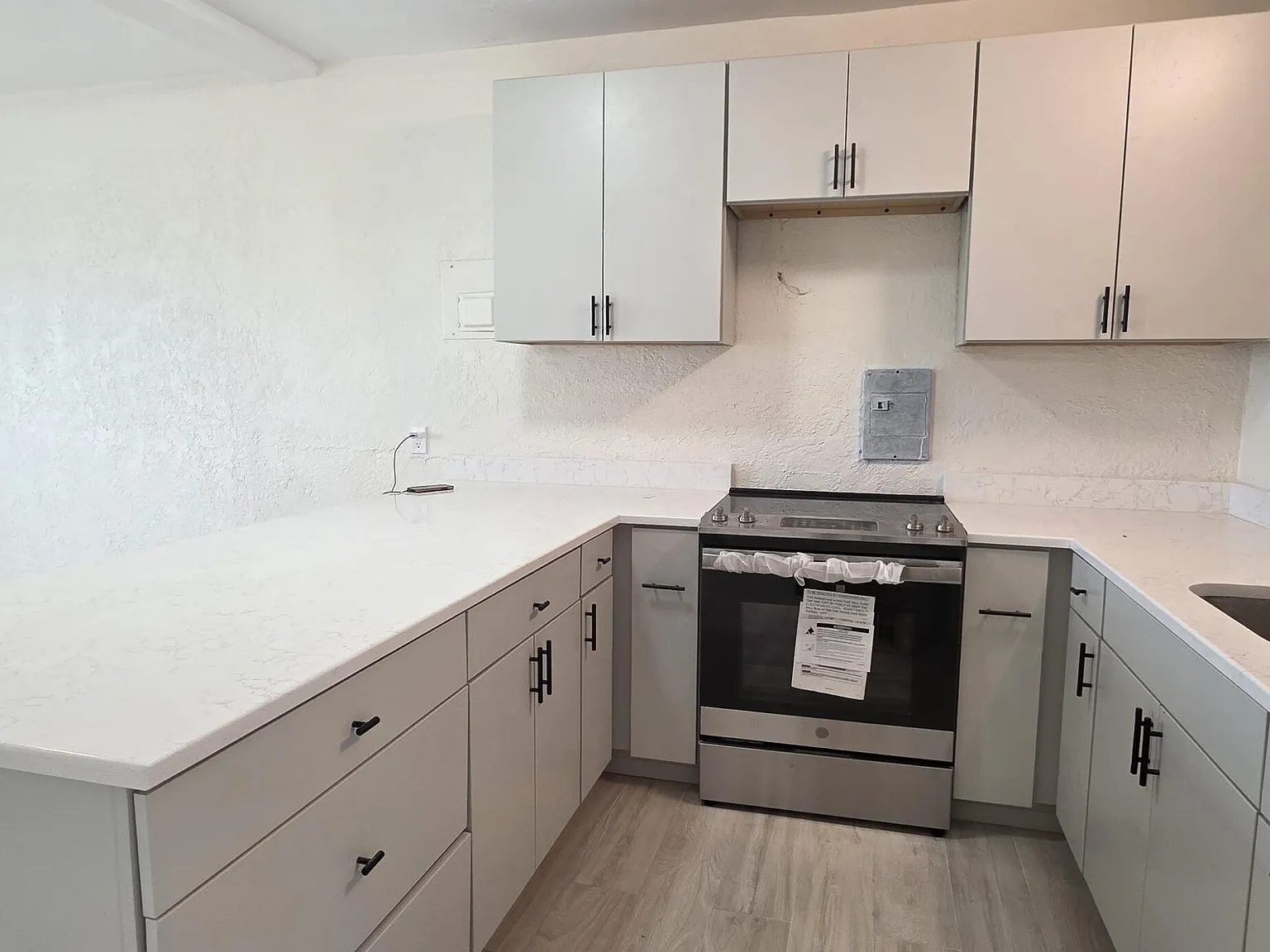 2 bed, $2,000 — Photo 2