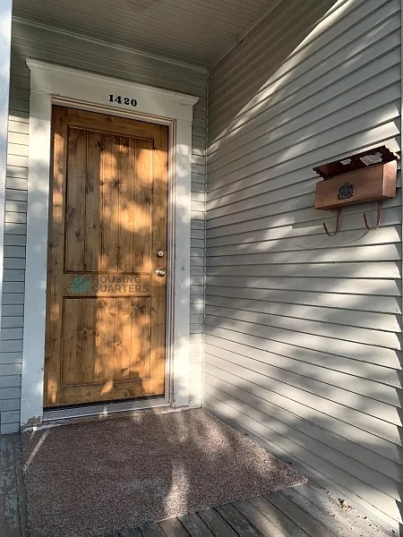 1420 N Cedar St — Photo 2