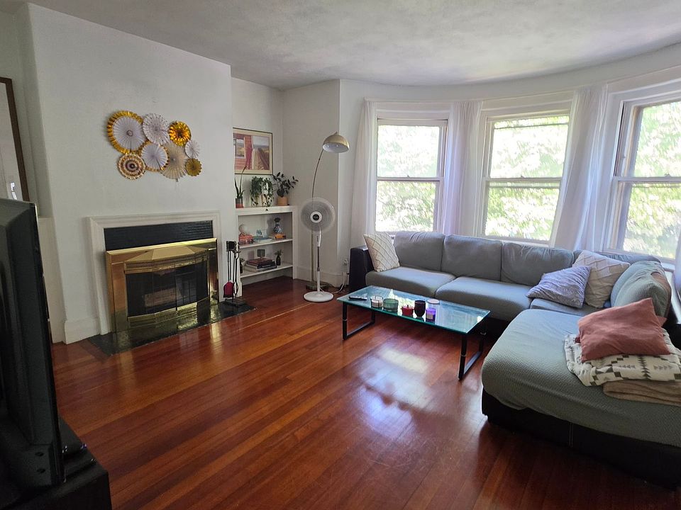 1st image of 184 Naples Rd APT 4