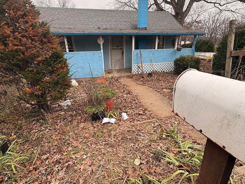 1st image of 924 Walker Street