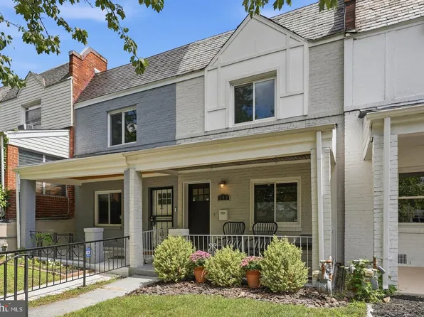 309 35th St NE, Washington, DC 20019