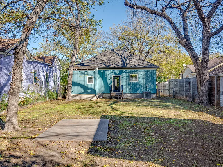 1303 Canterbury St — Photo 26