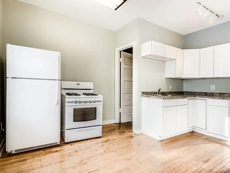 2430 Military St #2 — Photo 10