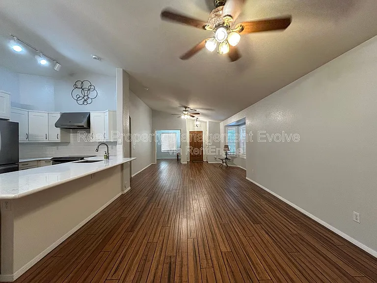 16036 N 11th Ave #1019 — Photo 9