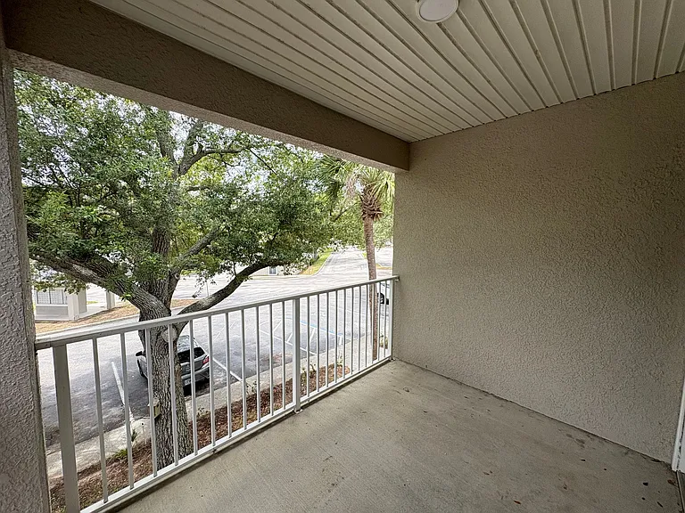 1004 Hemingway Cir — Photo 14