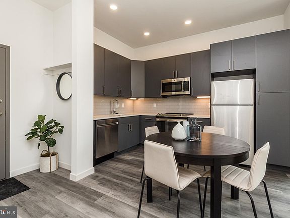 2nd image of 2559 Amber St #404