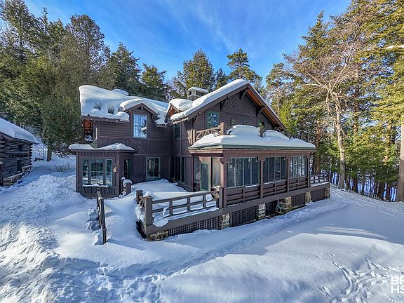 5th image of 26 Hemlock Ledge Rd