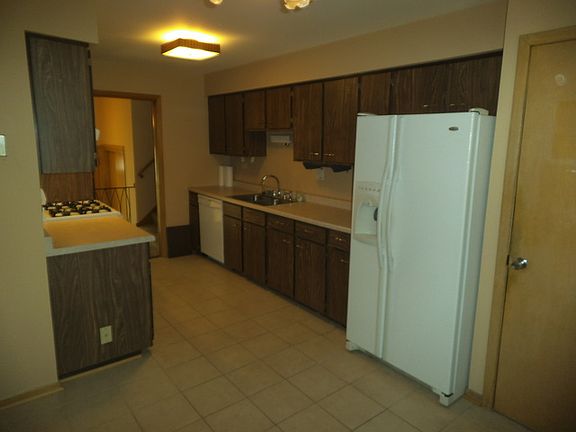 5th image of 10708 S Laramie Ave