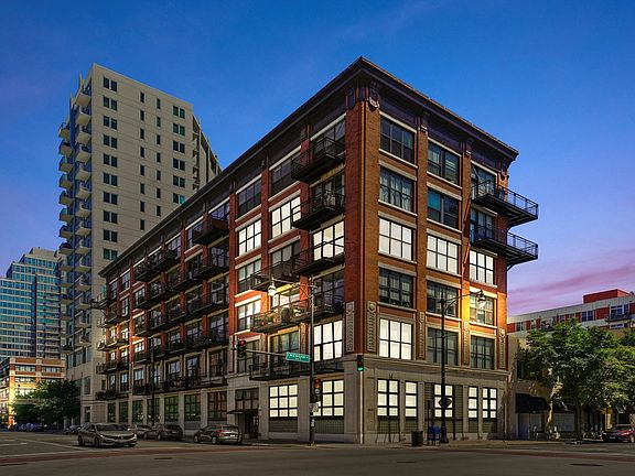2nd image of 1601 S Michigan Ave APT 307