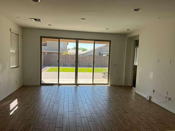 5th image of 9151 W Glenrosa Ave