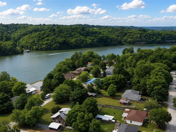 20782 Lakeshore Dr, Springdale, AR 72764