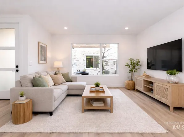 752 S Calhoun Pl, Star, ID 83669