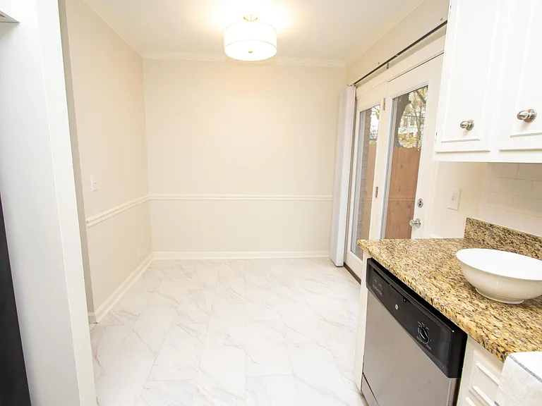 3315 Fairmont Dr #11 — Photo 6