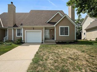 957 N Parker Ter, Olathe, KS 66061