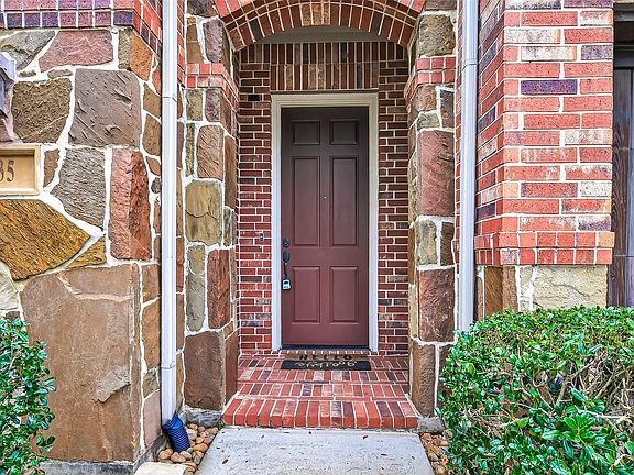 5th image of 35 Woodmoor Pl