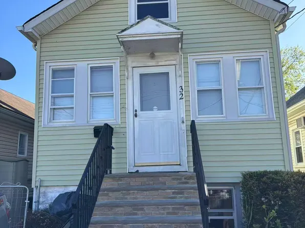 32 Glover St, Staten Island, NY 10308