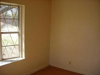 4th image of 4506 Lamont St