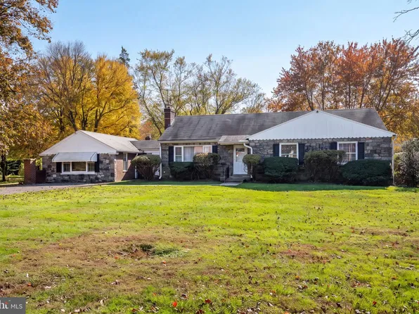 609 Lee Dr, Broomall, PA 19008