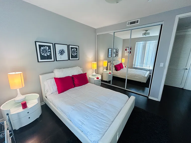Full/queen sized bed