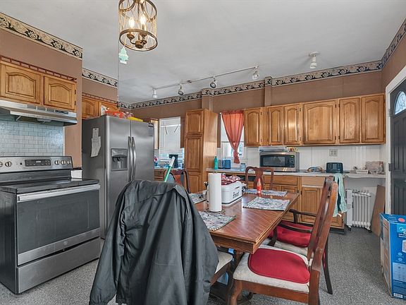 2nd image of 77 Highland Ter