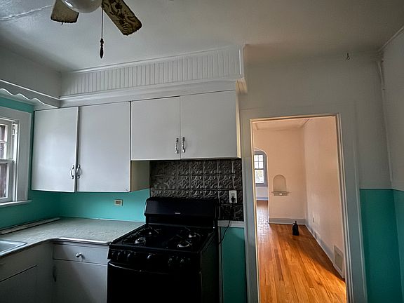 3rd image of 1600-1602 4th St