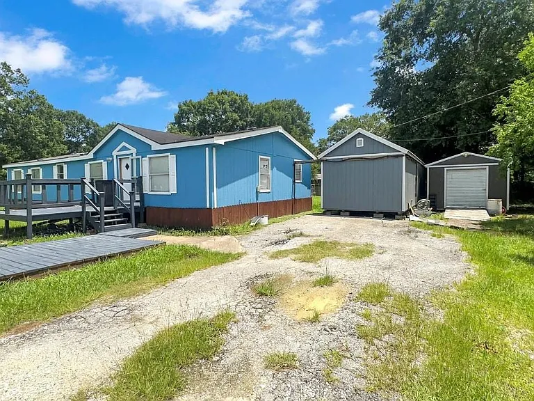 21608 County Road 3748 — Photo 2