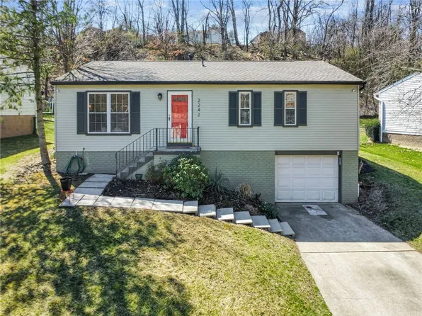 2242 Chapparal Dr, Pittsburgh, PA 15239