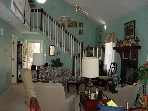 5th image of 230 Hales Point Dr