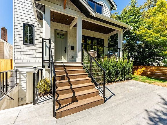 3rd image of 3233 Penticton St