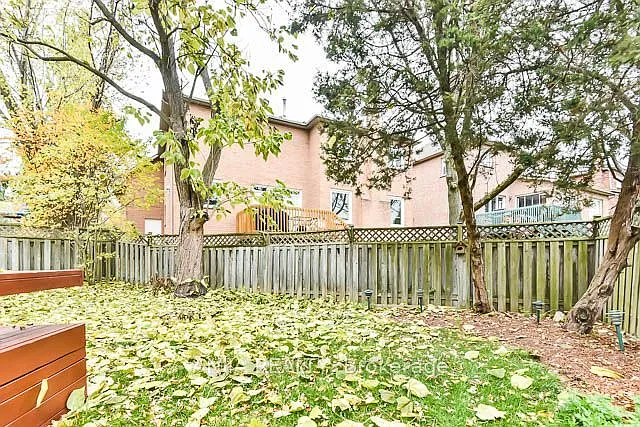 11 Berkeley Ct — Photo 19