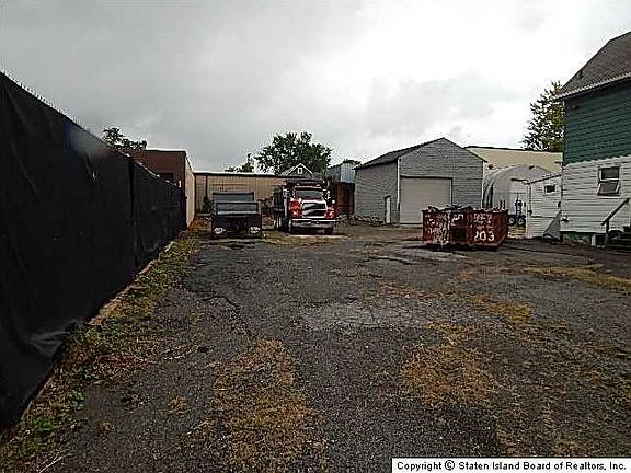 5th image of 187 Granite Ave