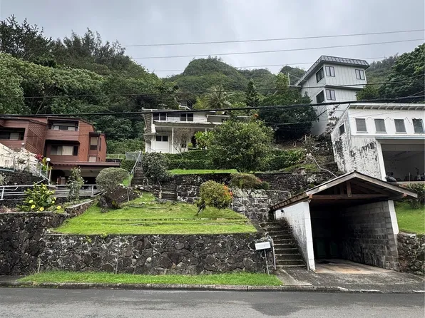 3369 Paty Dr, Honolulu, HI 96822