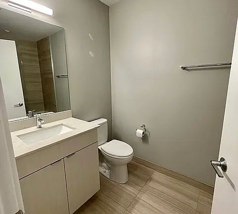 4th image of 4557 N Ravenswood Ave